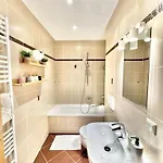 Appartement,kostenfrei Parkplatz,innenstadt,6personen,3sz,eg,
