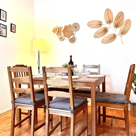 Holiday Appartement,kostenfrei Parkplatz,Innenstadt,3 Bdr,6 Personen,Babybett Apartment