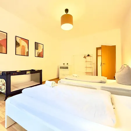 Holiday Appartement,kostenfrei Parkplatz,Innenstadt,3 Bdr,6 Personen,Babybett *