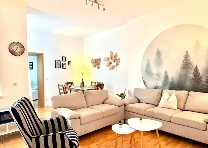 Holiday Appartement,kostenfrei Parkplatz,Innenstadt,3 Bdr,6 Personen,Babybett Apartment *