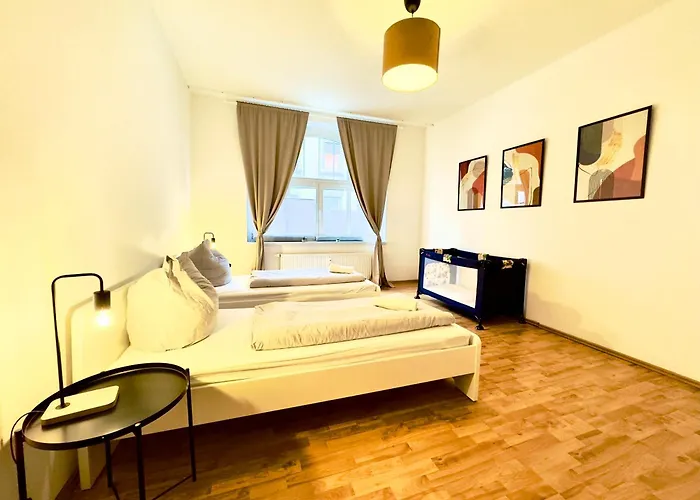Holiday Appartement,kostenfrei Parkplatz,Innenstadt,3 Bdr,6 Personen,Babybett Apartment *